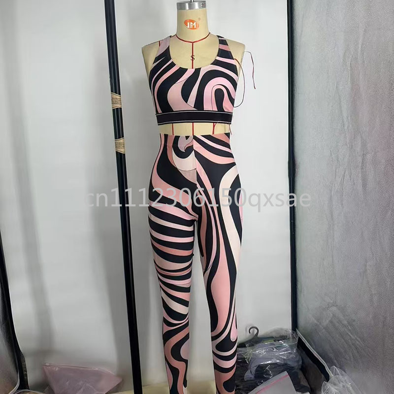 Street Fashion Brand Logo - Set Yoga da Donna con Fascia