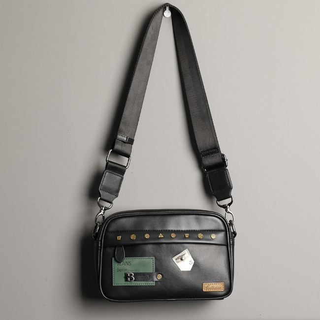 Street Fashion Types - Borsa a tracolla alla moda per