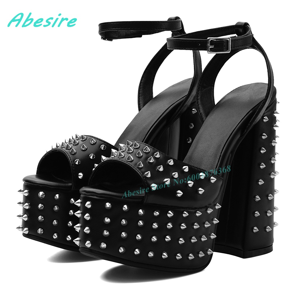 Sandali con Plateau in Ecopell - Street Fashion Punk recensione e prezzo