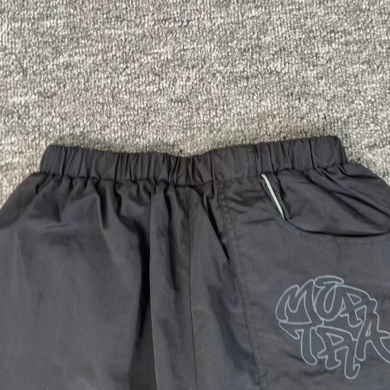 Pantaloni Corti Larghi Casual  - Street Fashion Brand Logo recensione e prezzo